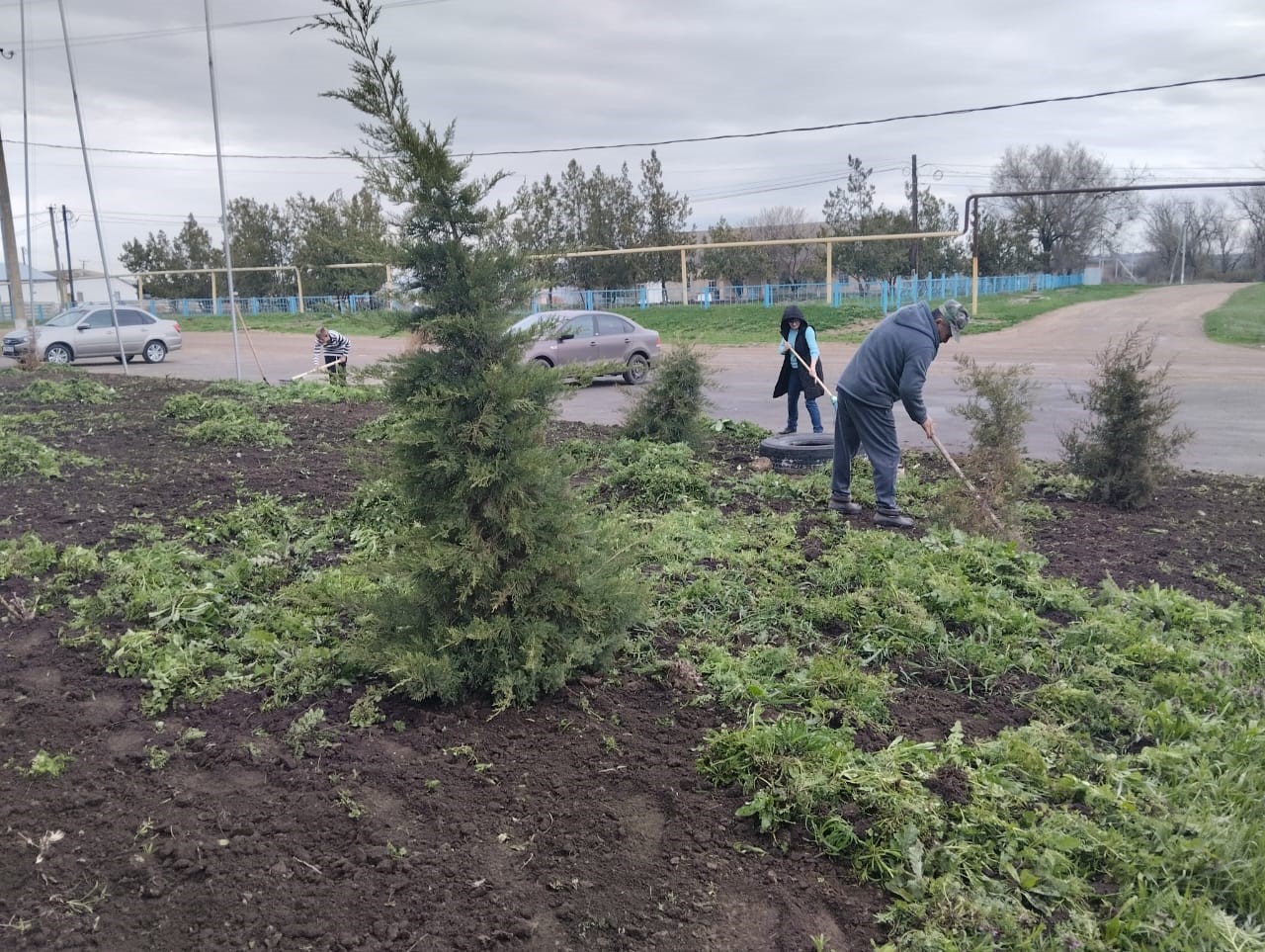 Субботники продолжаются..